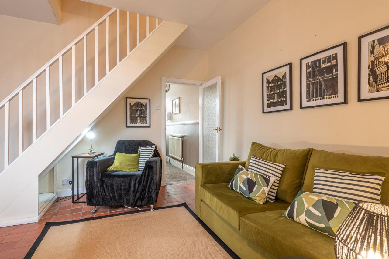 Chester City Centre Cozy 3-Bedroom Home Exterior photo
