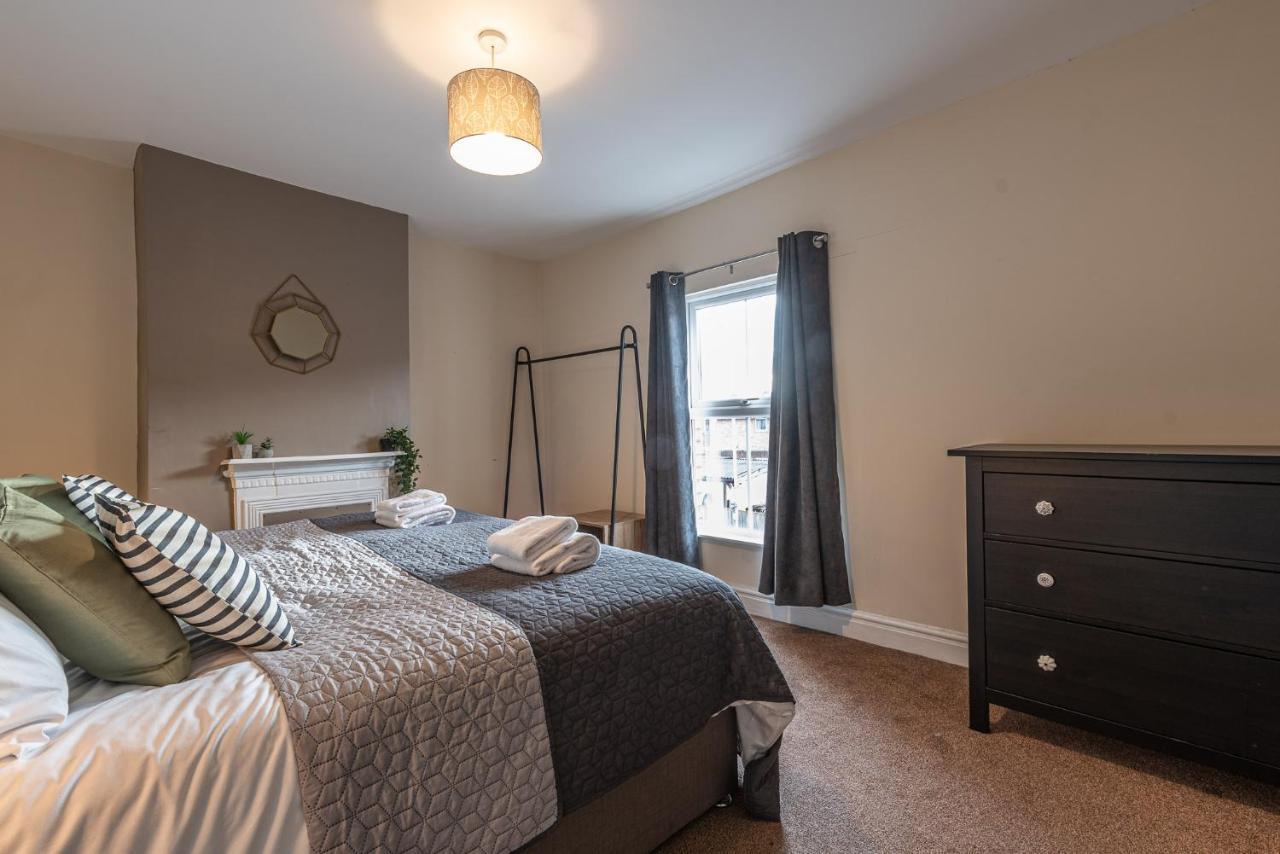 Chester City Centre Cozy 3-Bedroom Home Exterior photo